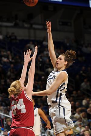  Janessa Green playing college basketball at Penn State